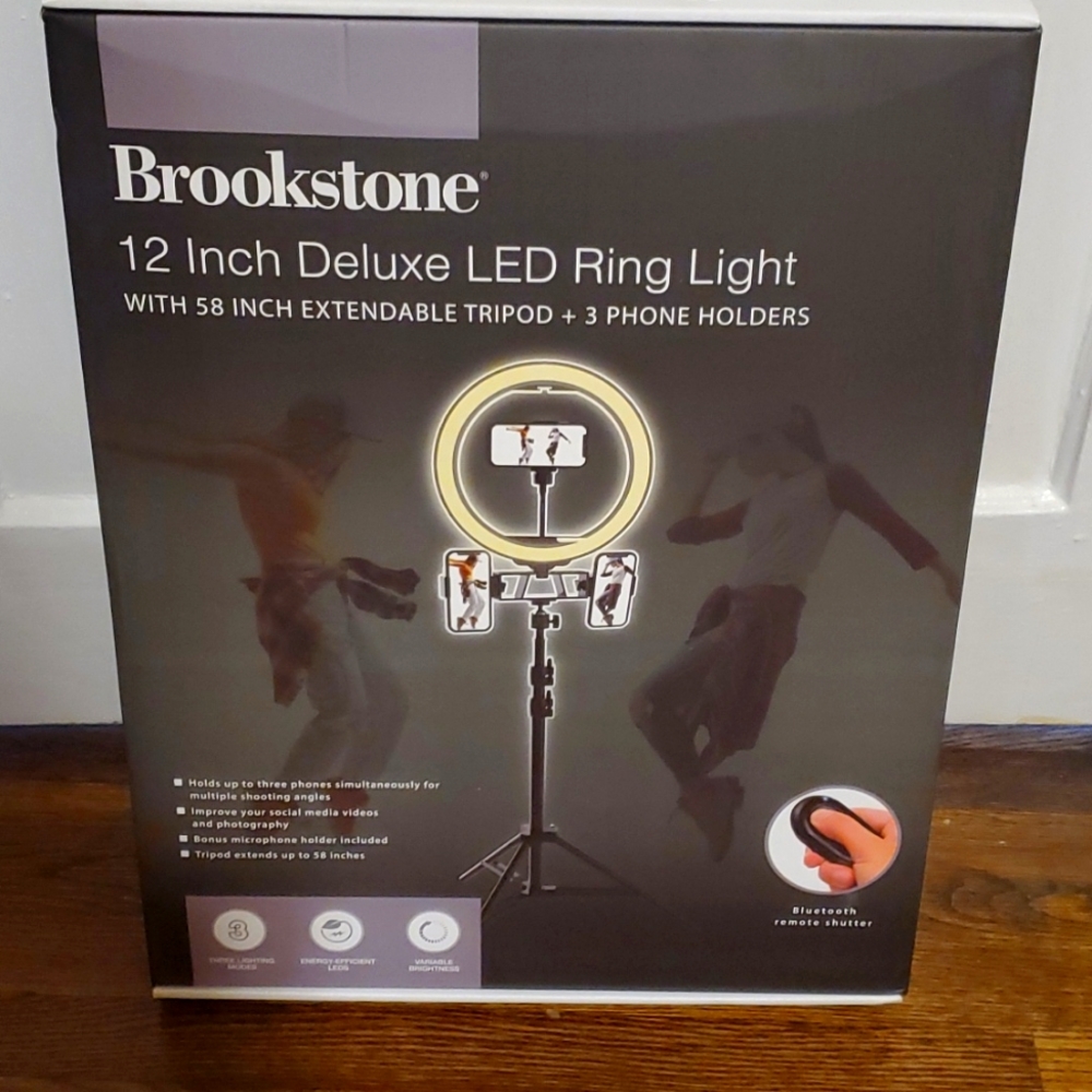 BROOKSTONE 12 IN Deluxe LED Ring Light